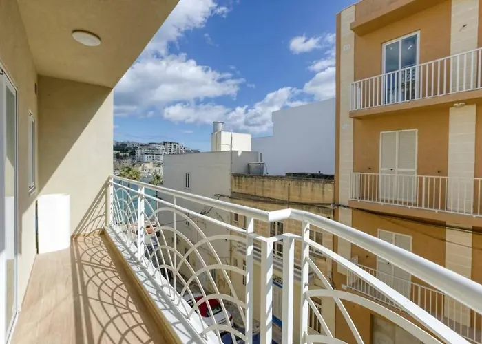 Seaview,Beautiful 3Br Apt 2